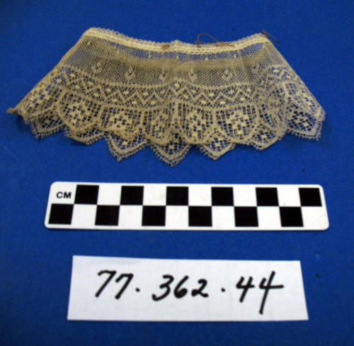 Lace fragment