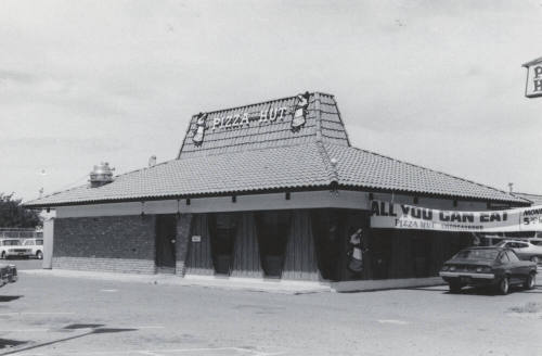 Pizza Hut Restaurant - 1420 North  Scottsdale Road, Tempe, Arizona