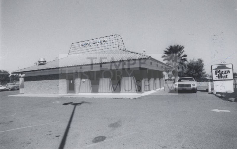 Pizza Hut Restaurant - 1420 North Scottsdale Road,  Tempe, Arizona
