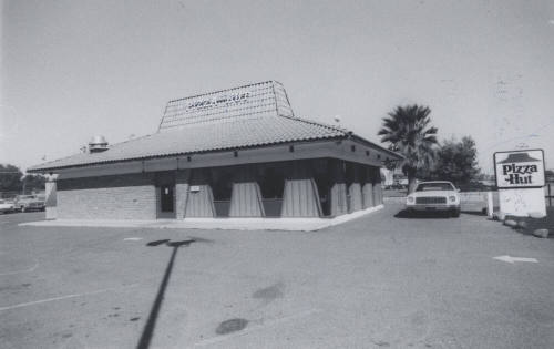 Pizza Hut Restaurant - 1420 North Scottsdale Road,  Tempe, Arizona