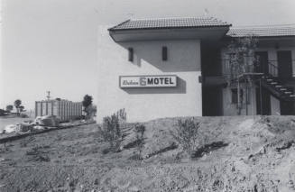 Western 6 Motel - 1612 North Scottsdale Road, Tempe, Arizona