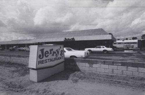 Jerry's Restaurant - 1640 North Scottsdale Road, Tempe, Arizona