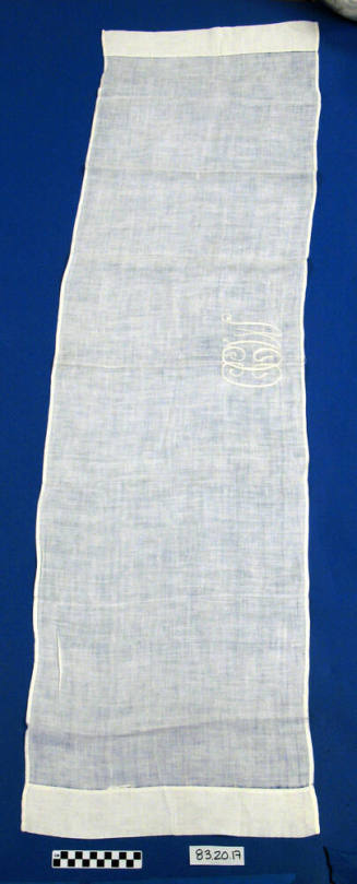 Bureau scarf