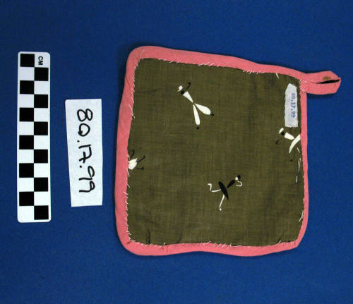 Pot holder with pink and green