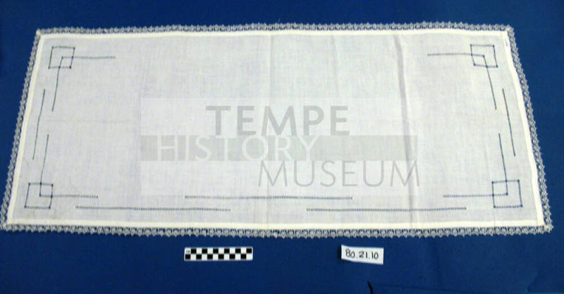 Bureau Scarf