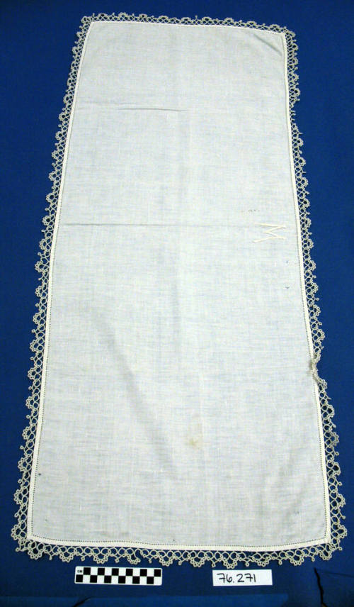 Dresser Scarf