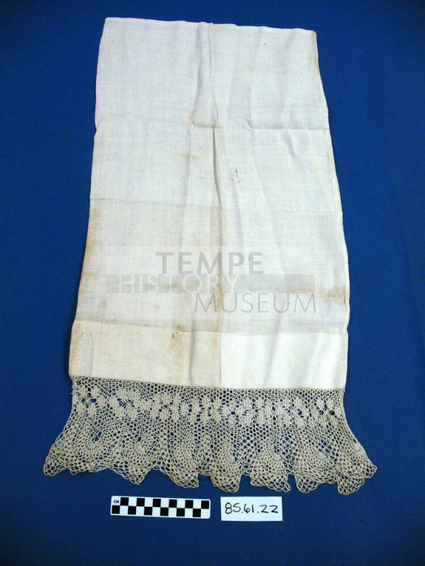 pillow case with lace hem