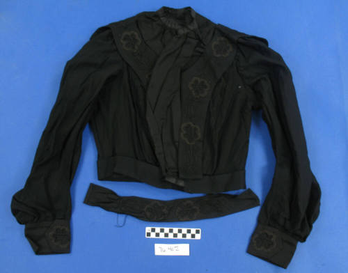 Shirtwaist w/ Detachable Collar