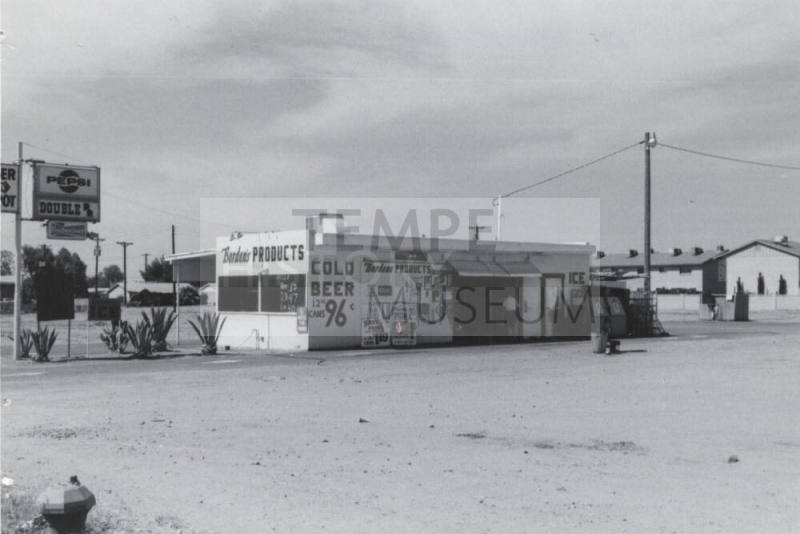 Double R R Drive in Market - 2516 North Scottsdale Road, Tempe, Arizona