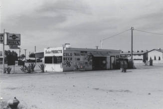 Double R R Drive in Market - 2516 North Scottsdale Road, Tempe, Arizona