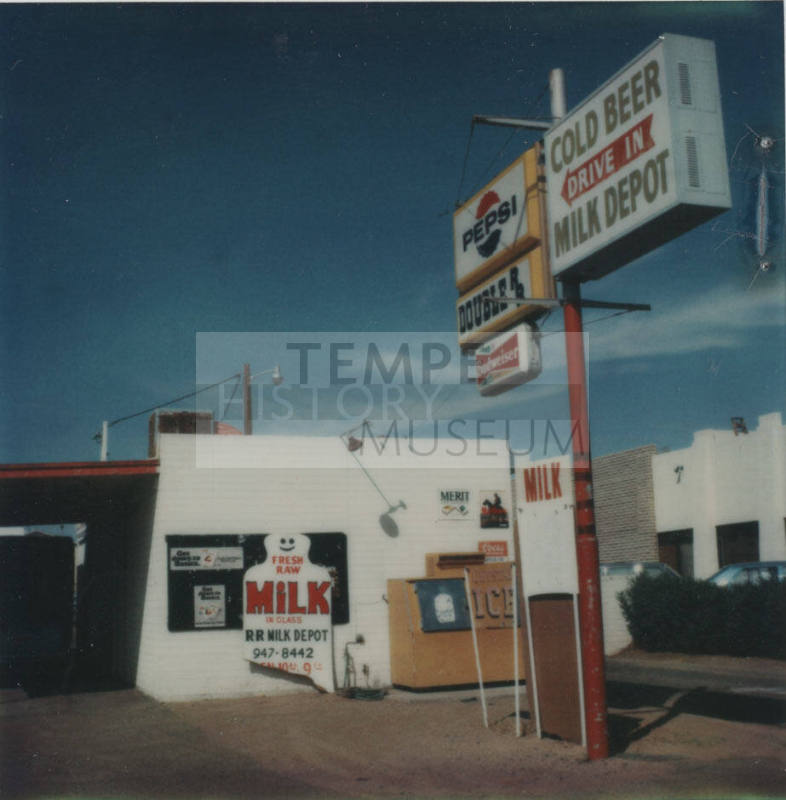 Double R R Drive in Market - 2516 North Scottsdale Road, Tempe, Arizona