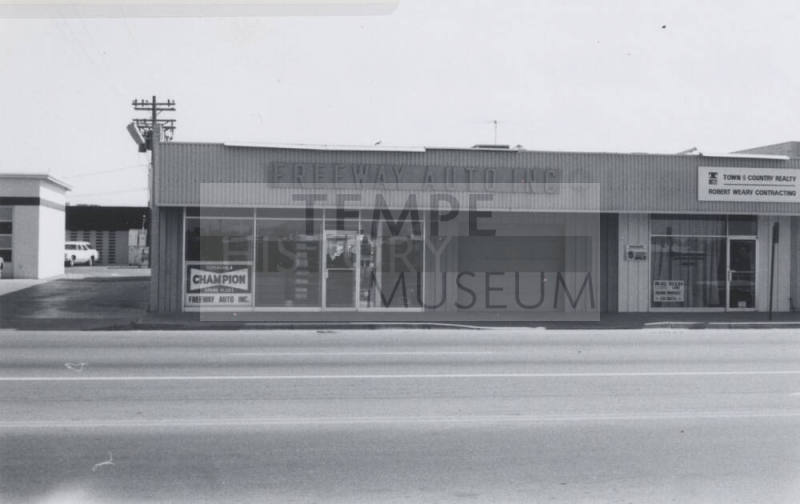 Freeway Auto Supply - 23 West Southern Avenue, Tempe, Arizona