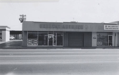 Freeway Auto Supply - 23 West Southern Avenue, Tempe, Arizona
