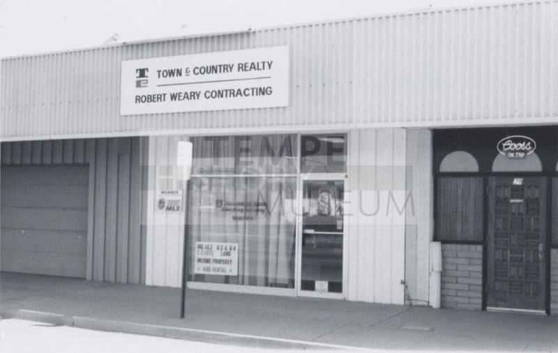 Town and Country Realty - 26 West Southern Avenue, Tempe, Arizona