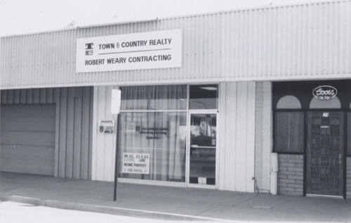 Town and Country Realty - 26 West Southern Avenue, Tempe, Arizona