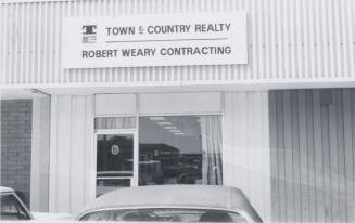 Town and Country Realty - 26 West  Southern Avenue, Tempe, Arizona
