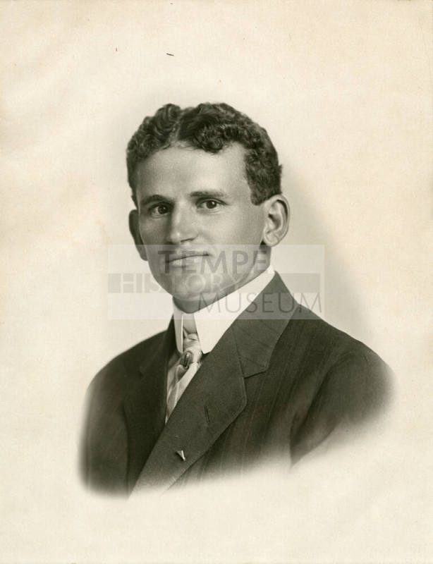 Photograph portrait of Edward Craig