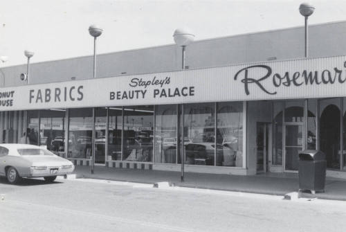 Elaine Stapley's Beauty Palace - 53 East Southern Avenue, Tempe, Arizona