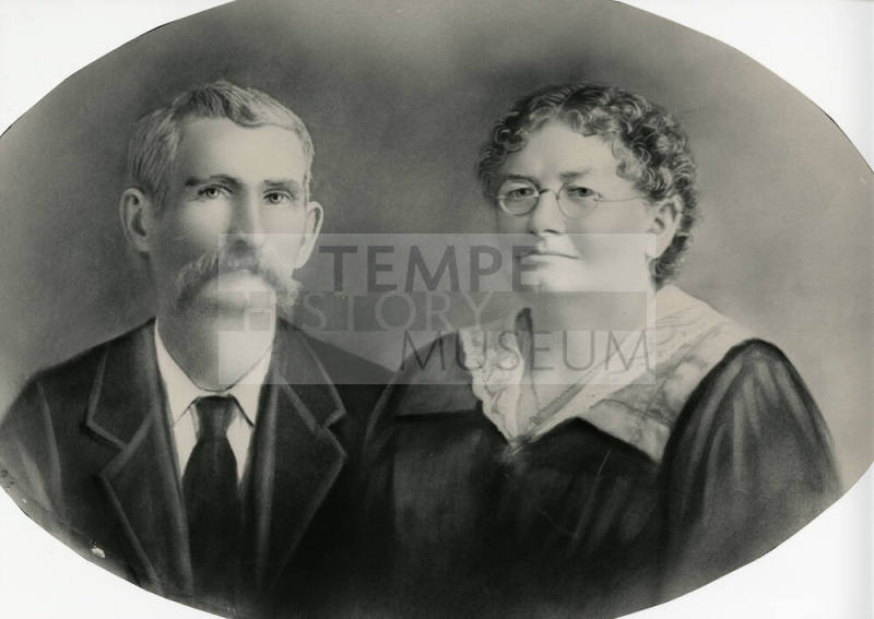 Oval Picture of Mr. and Mrs. Craig Estelle, the parents of Estelle Hackett.