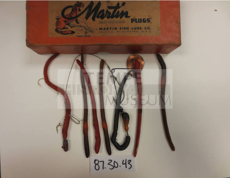 Martin Fish Lure Co. Box w/ Rubber Worm Lures