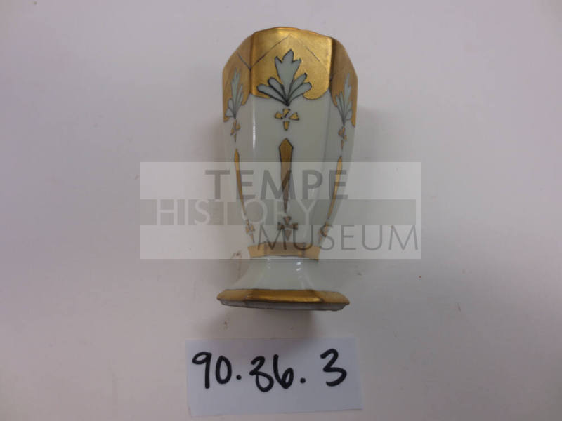 Flower vase