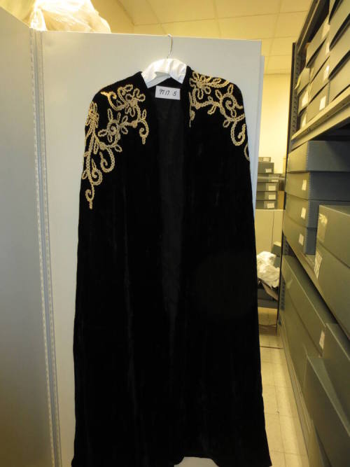 Cape, Black Velvet