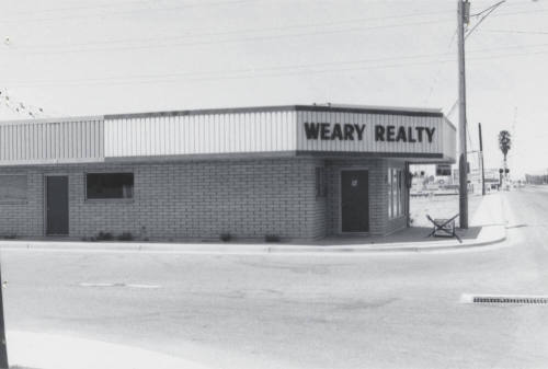 Weary Realty - 207 West Southern Avenue, Tempe, Arizona