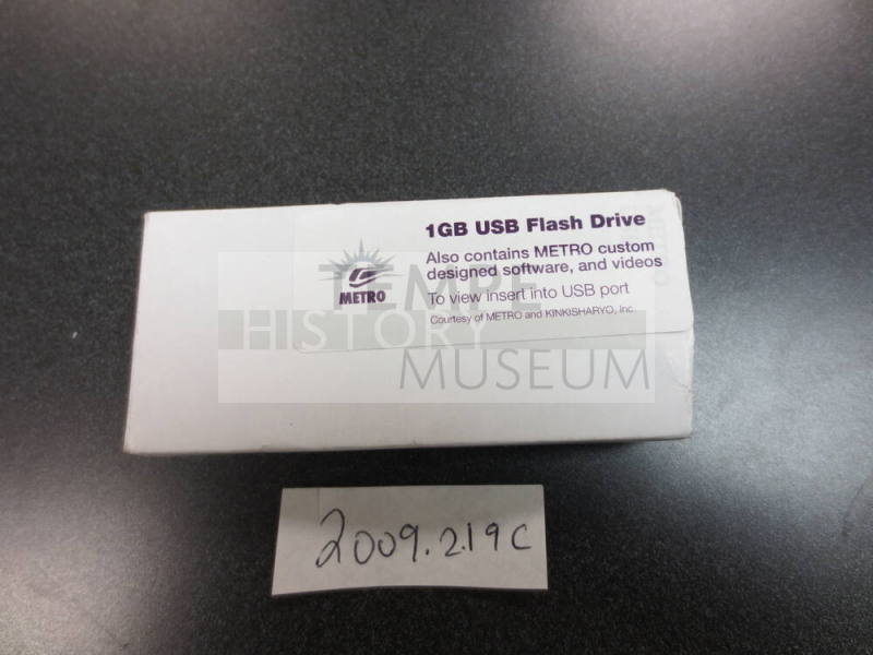 Metro USB Flash Drive with custom software and video