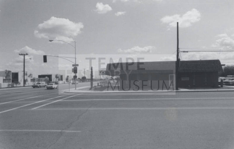 Nice Realty - 307 East Southern Avenue, Tempe, Arizona