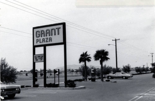 Grant Plaza Shopping Center - 800 East Southern Avenue, Tempe, Arizona