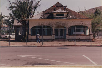 Restoration work Moeur House roof