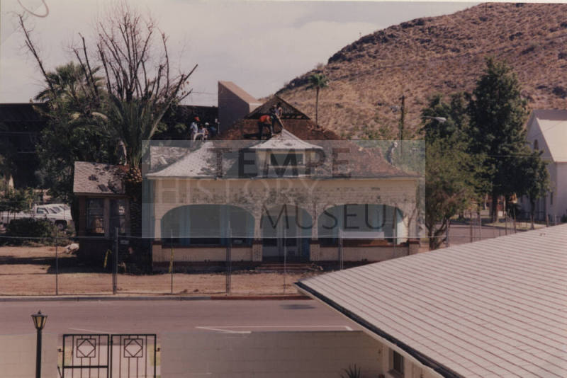 Moeur House from across 7th street during restoration