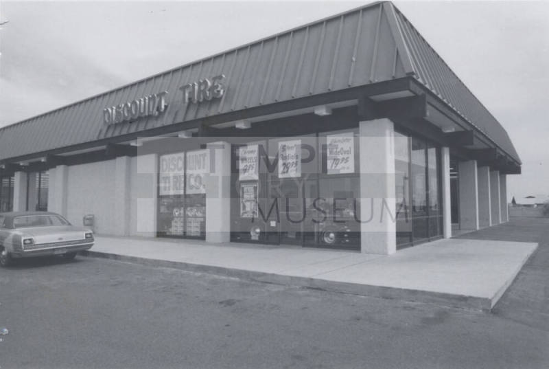 Discount Tire Store - 1709 East Southern Avenue, Tempe, Arizona