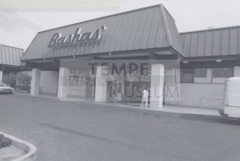 Bashas' Market - 1717 East Southern Avenue, Tempe, Arizona