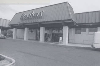 Bashas' Market - 1717 East Southern Avenue, Tempe, Arizona