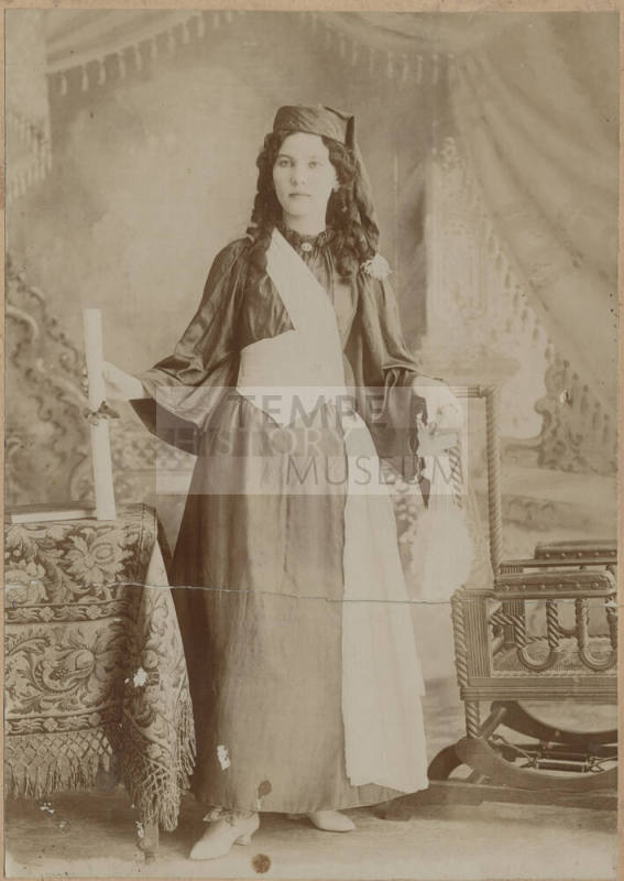 Magdalena Gonzales Sigala, queen of Fiestas Patrias, Tempe