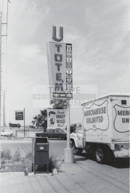 U Totem Markets of Arizona - 2044 East Southern Avenue, Tempe, Arizona