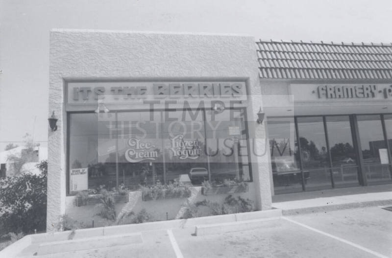 Its the Berries Ice Cream & FrozenYogurt - 2052 East Southern Avenue, Tempe, Ari
