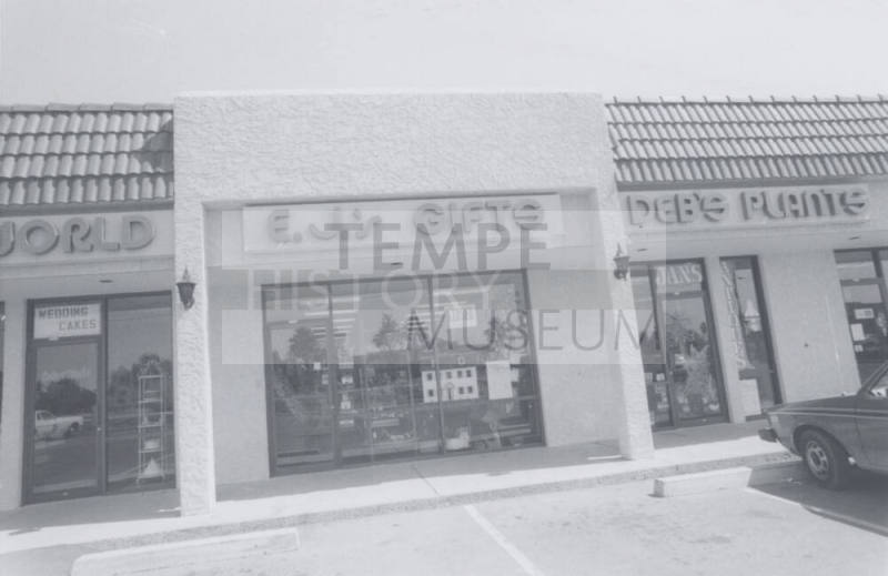 E.J.'s Gifts - 2060 East Southern Avenue, Tempe, Arizona