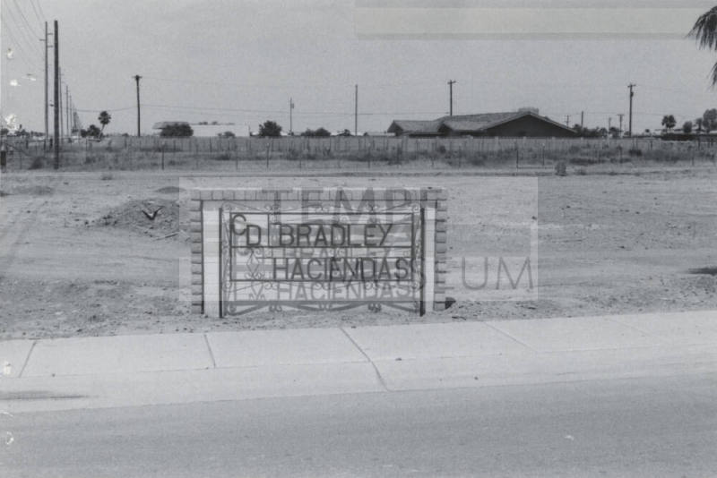 Bradley Haciendas - 2100 East Southern Avenue, Tempe, Arizona