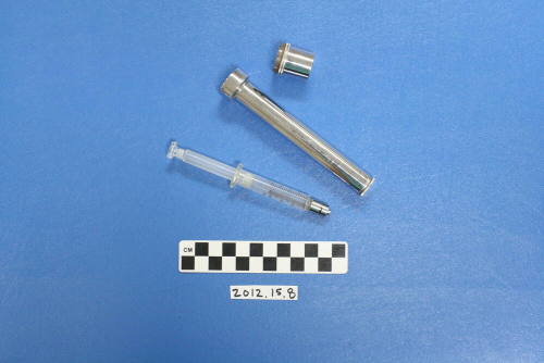 Medical Piston Syringe in Metal Tube Case