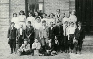 Tempe Grammar 6th Grade Class picture.