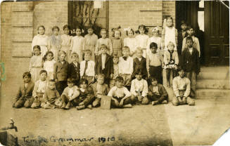 Tempe Grammar 1st Grade Class picture.