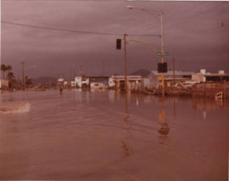 Flood Salt River on University Drive