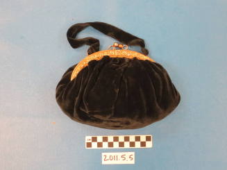 Una Belle Decker's Black Velvet Purse