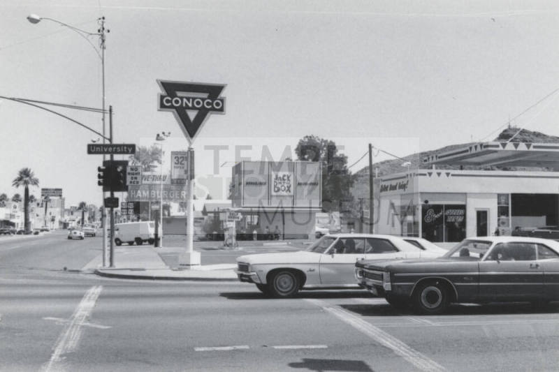 Conoco Gasoline Station - 4 East University Drive, Tempe, Arizona