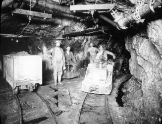 4 miners in mine, Arizona