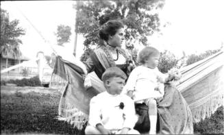 Image of Ruby Woolf with Charles Harold and Dorothy