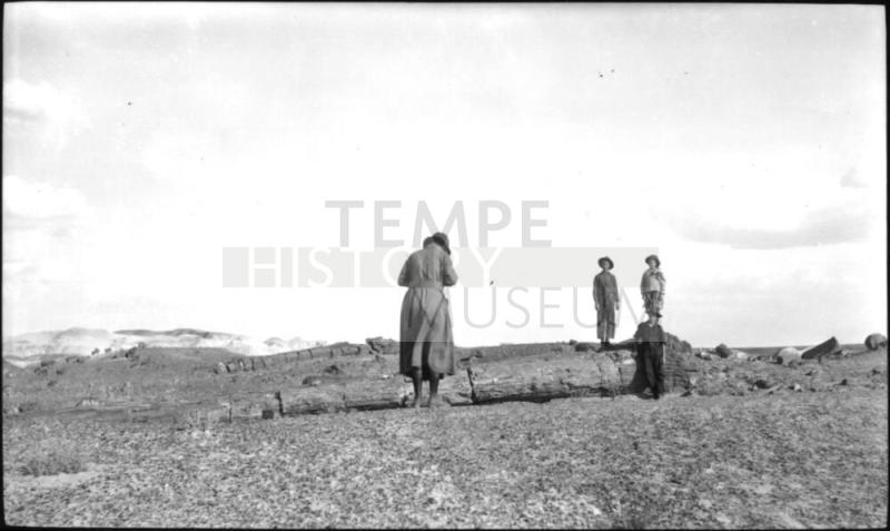 Ruby Woolf taking picture of Charles Custis, Charles Harold, and Dorothy