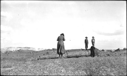Ruby Woolf taking picture of Charles Custis, Charles Harold, and Dorothy
